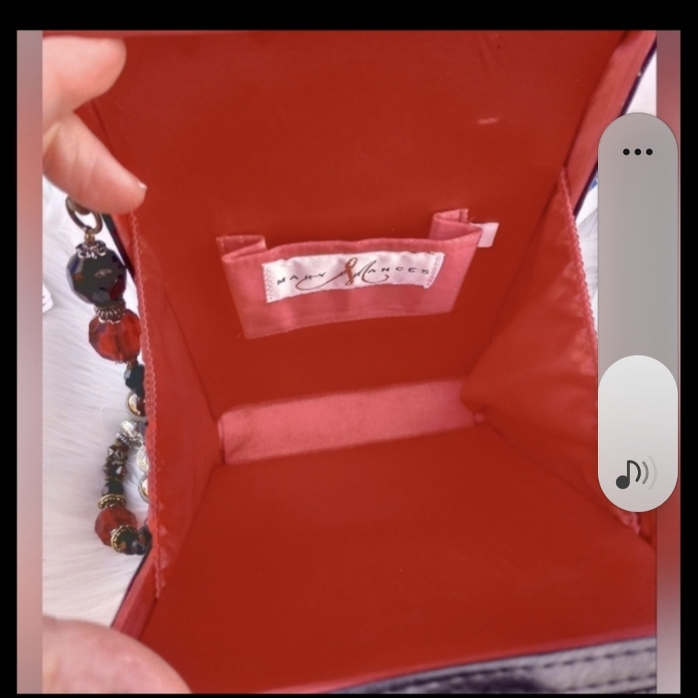 Embellished Mary Jane Queen of Hearts Beaded Bag - Picture 12 of 14